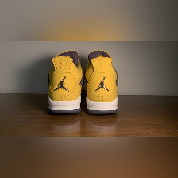 Jordan 4 Retro Lightning (2021) Size US Men’s 11.5 - Picture 9 of 12
